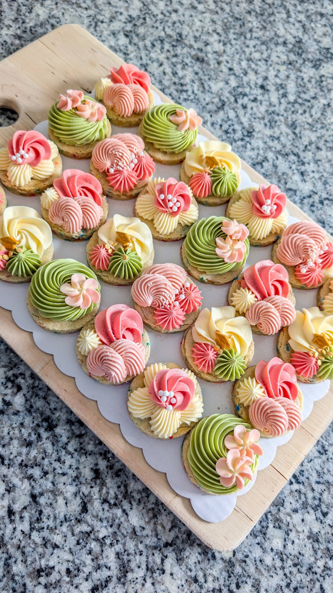 Mini cookie cakes